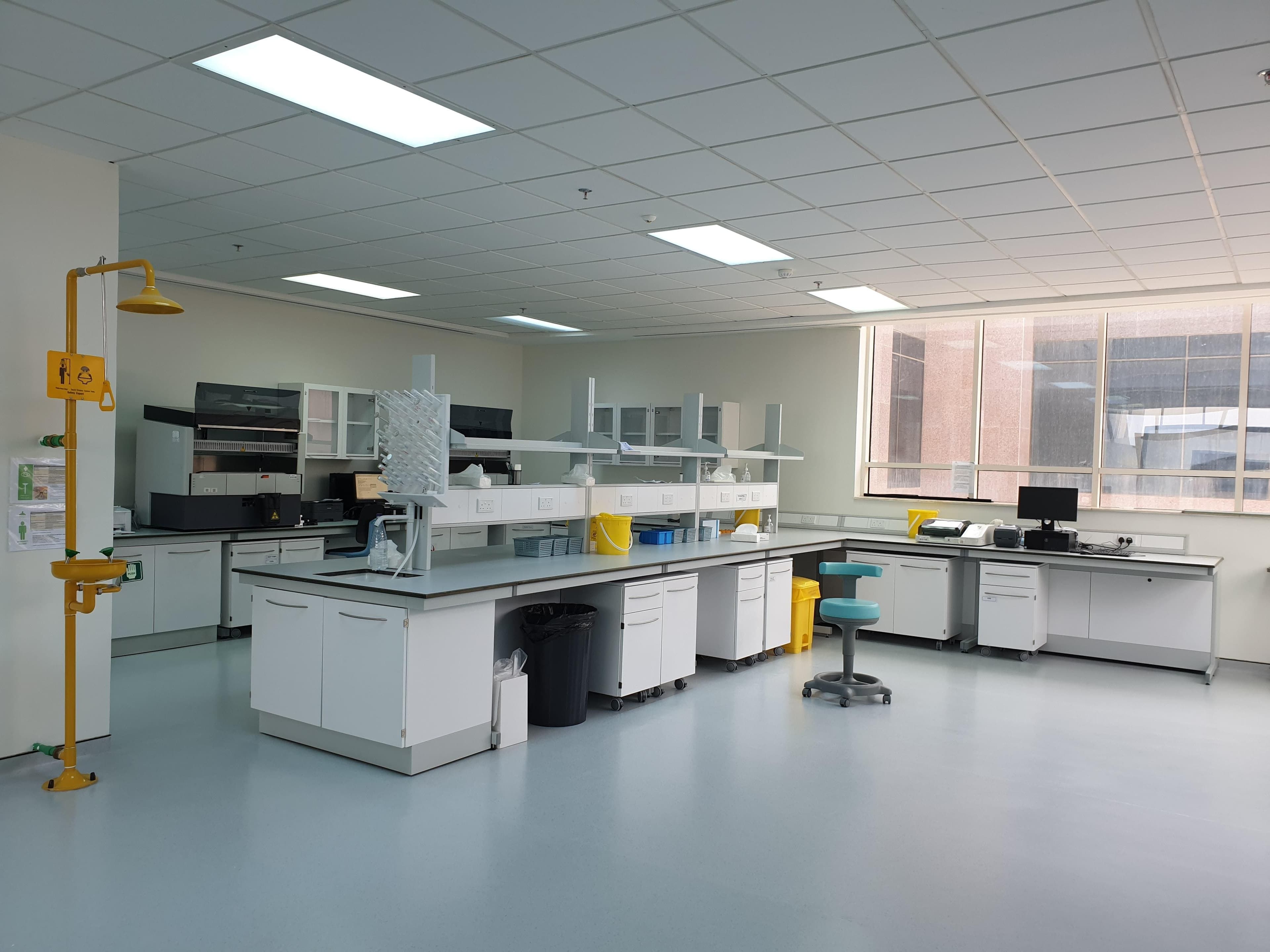 Arias Labs laboratory facilities